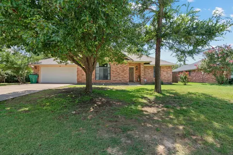 682 Bluebonnet St, Stephenville, TX 76401