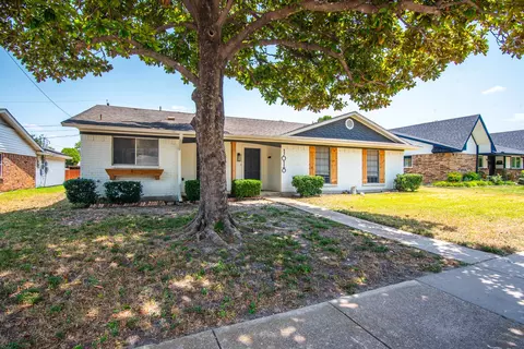 1618 Crest Park Dr, Garland, TX 75042