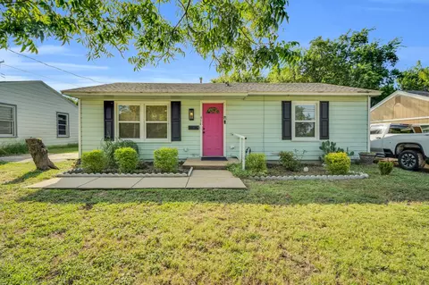 434 N Grand Ave, Waxahachie, TX 75165