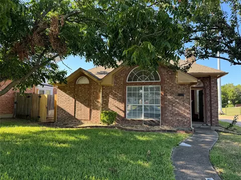 1304 Copper Meadow Dr, Mesquite, TX 75149