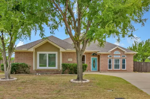 1527 Steamboat Trl, Lewisville, TX 75077