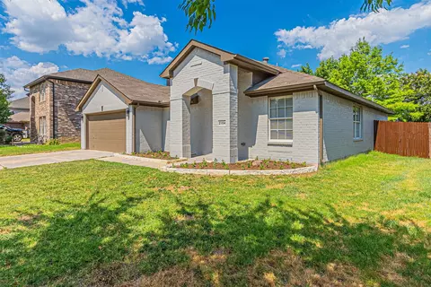 2104 Collington Dr, Roanoke, TX 76262