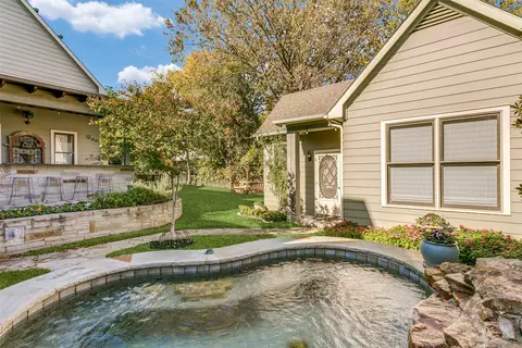 405 E Texas St, Grapevine, TX 76051 photo 28