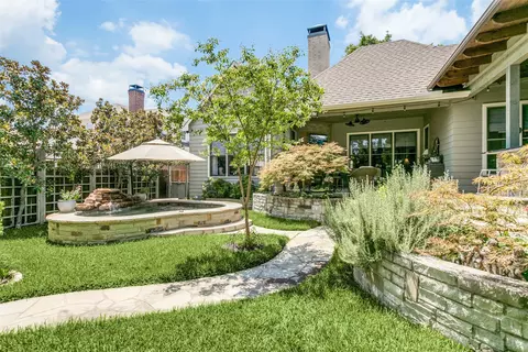 405 E Texas St, Grapevine, TX 76051 photo 35