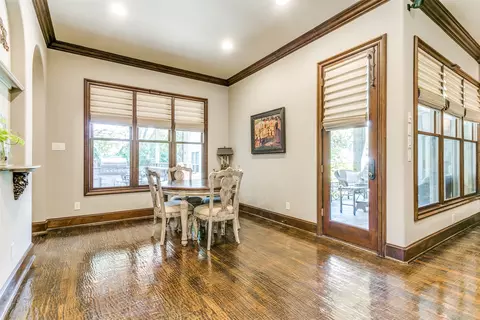 405 E Texas St, Grapevine, TX 76051 photo 14