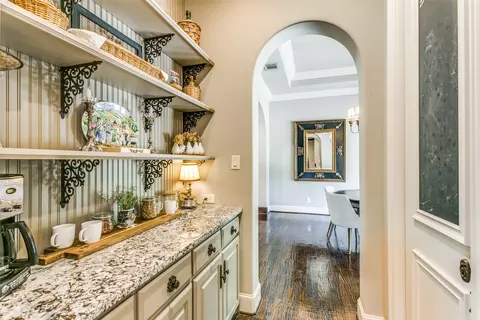 405 E Texas St, Grapevine, TX 76051 photo 12