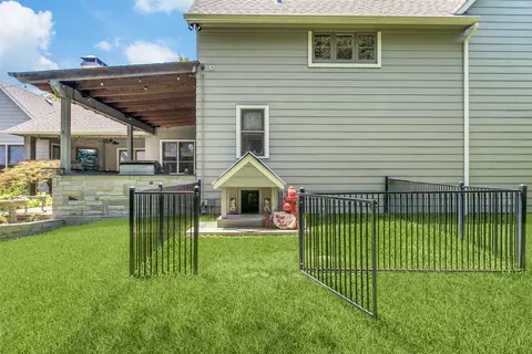 405 E Texas St, Grapevine, TX 76051 photo 33
