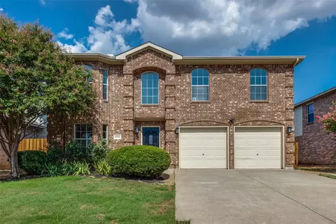 8220 Three Bars Dr, Fort Worth, TX 76179