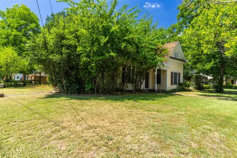 Exterior - 1503 Bonham St, Commerce, TX 75428 photo 4 of 12