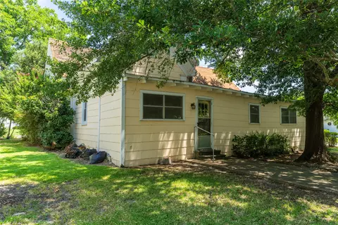 Exterior - 1503 Bonham St, Commerce, TX 75428 photo 12 of 12