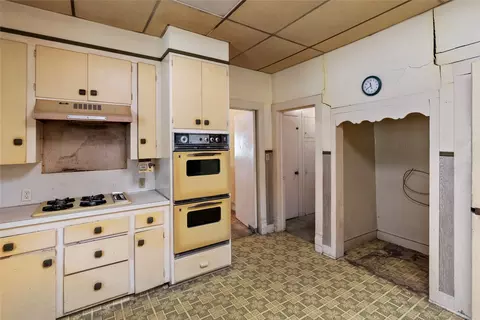 Kitchen - 1503 Bonham St, Commerce, TX 75428 photo 4 of 4
