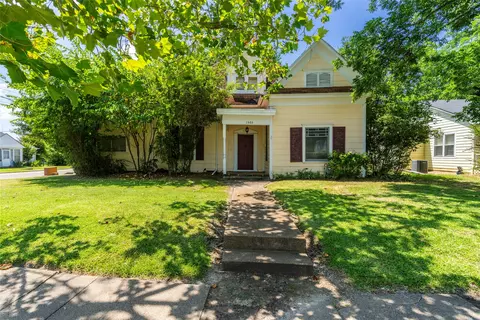 Exterior - 1503 Bonham St, Commerce, TX 75428 photo 2 of 12