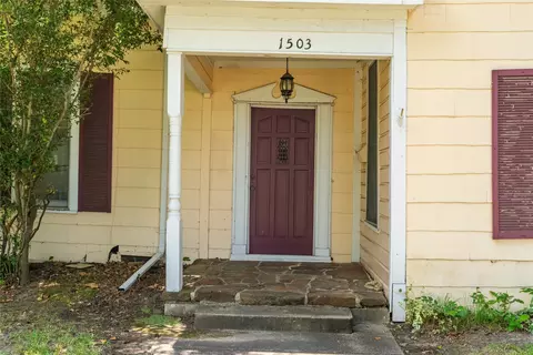 Exterior - 1503 Bonham St, Commerce, TX 75428 photo 7 of 12