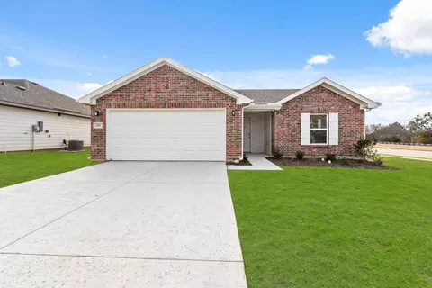 110 Annabelle St, Cleburne, TX 76031
