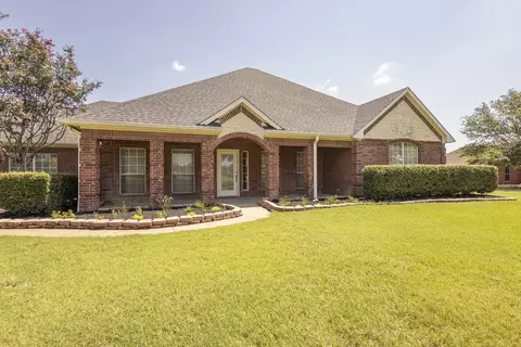 1383 E Oaklawn Dr, Talty, TX 75160