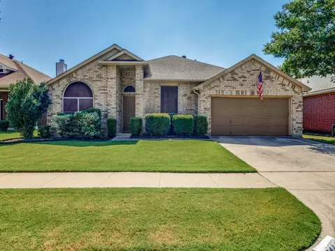7411 Amsterdam Ln, Arlington, TX 76002