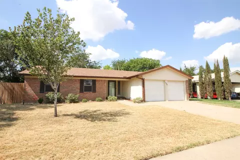 528 Stallion Ln, Saginaw, TX 76179