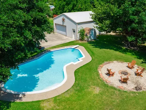 1402 Nadine Ln, Grand Prairie, TX 75052