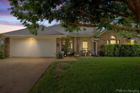 5756 Bayou Dr, Bossier City, LA 71112