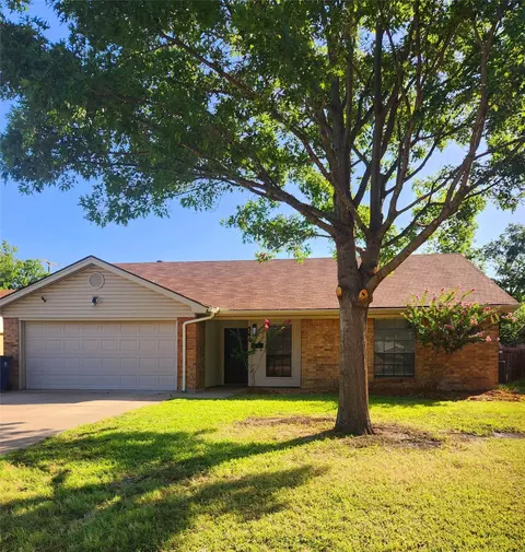 344 Summercrest Blvd, Burleson, TX 76028