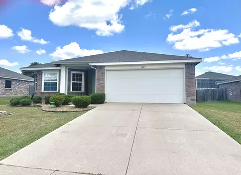 1403 Feather Crest Dr, Krum, TX 76249