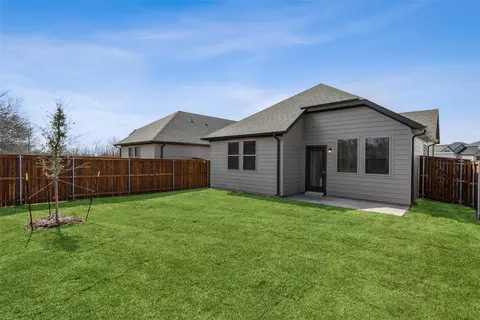 1137 Butterfly Dale Dr, Lavon, TX 75166