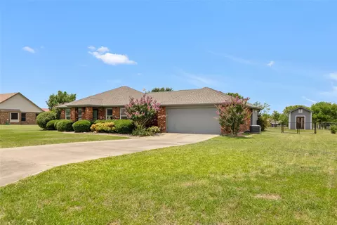 264 Maple Cir, Nevada, TX 75173
