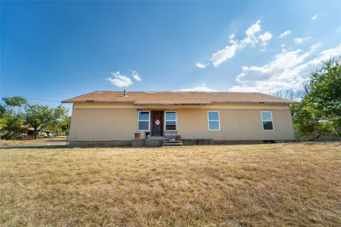 807 E Dyer St, Breckenridge, TX 76424