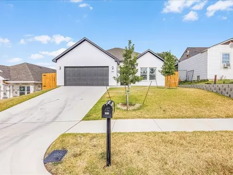 2803 Market Ave, Fort Worth, TX 76106
