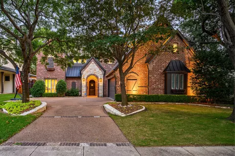 6720 Park Ln, Dallas, TX 75225