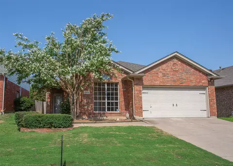 5925 Ash Flat Dr, Fort Worth, TX 76131