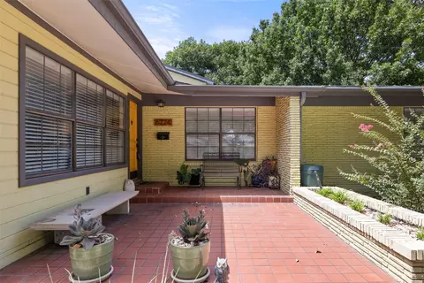6724 Woodstock Rd, Fort Worth, TX 76116