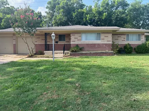 6817 Briley Dr, North Richland Hills, TX 76180