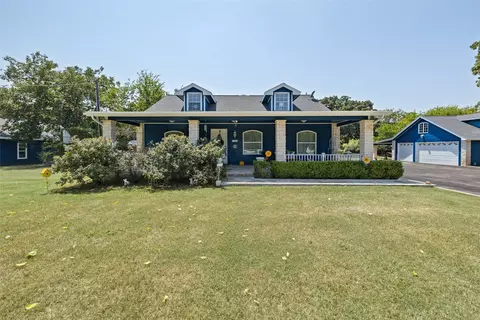 520 Granbury Ct, Granbury, TX 76049