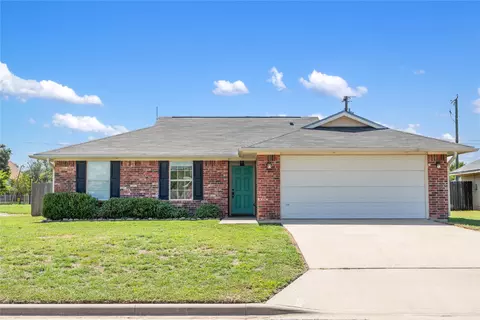 2207 8th St, Brownwood, TX 76801