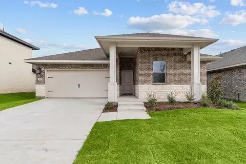 1421 Richardson St, Howe, TX 75459