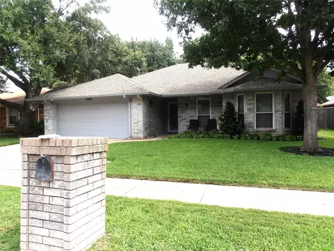 4505 Royal Springs Dr, Arlington, TX 76001