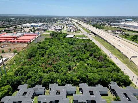 1200 W Pioneer Pkwy, Grand Prairie, TX 75051