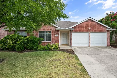 8333 Southern Prairie Dr, Fort Worth, TX 76123