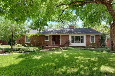 9230 Forest Hills Blvd, Dallas, TX 75218