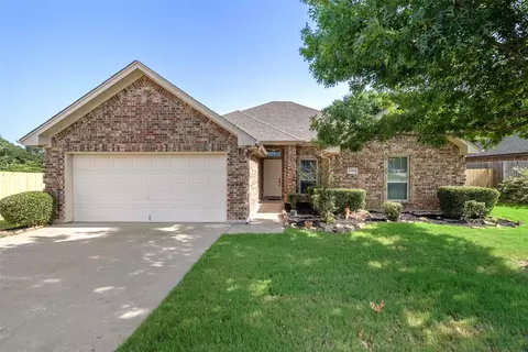 1901 Mary Ann Ln, Burleson, TX 76028