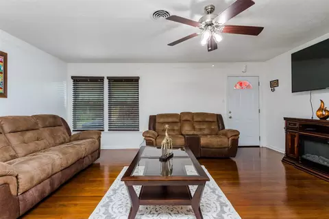 116 E Oak Dr, Hurst, TX 76053 photo 10