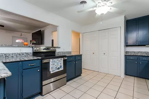 116 E Oak Dr, Hurst, TX 76053 photo 11