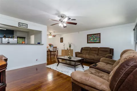116 E Oak Dr, Hurst, TX 76053 photo 4