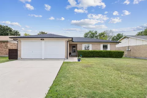 6268 Stardust Dr S, Watauga, TX 76148