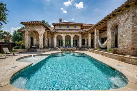 3605 Falcon Ct, Denton, TX 76210