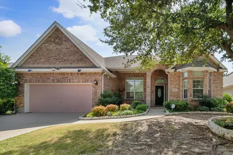 6603 Bluebird Dr, Arlington, TX 76001