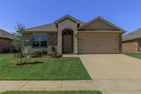 533 Vickie St, Crowley, TX 76036