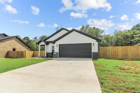 16134 Crossing Cir, Lindale, TX 75771