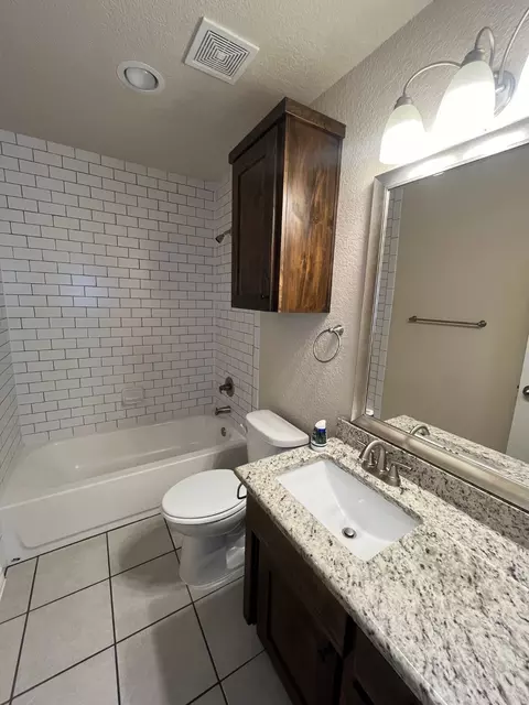 Bath - 2718 Monroe St, Commerce, TX 75428 photo 3 of 3